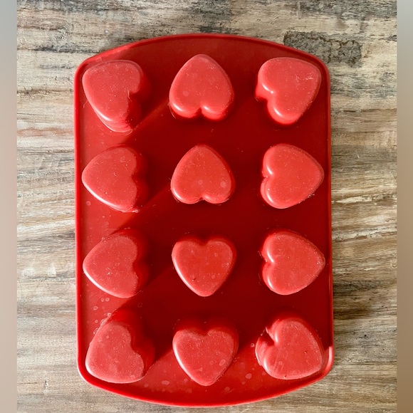 Bundle of silicone and plastic molds - Picture 6 of 9